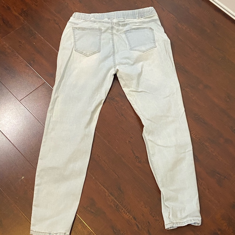 Distressed Jeans - Picture 2 of 2